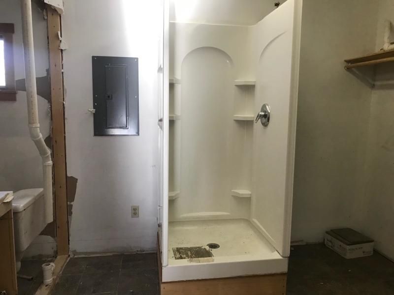 94 Main Rd, Abbot, ME 04406
